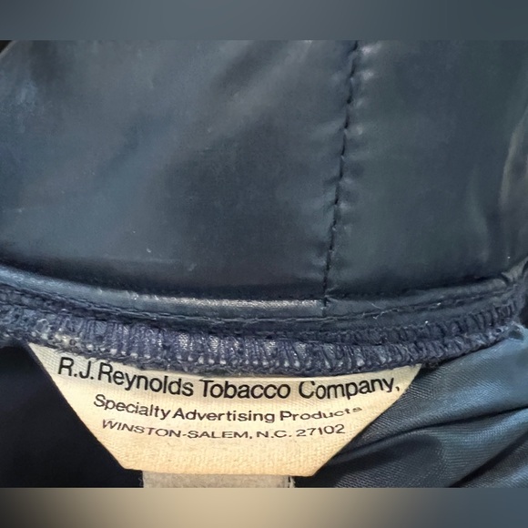 Vintage NASCAR Winston Cup Puffer Jacket || RJ Reynolds Tobacco Company - Picture 9 of 9